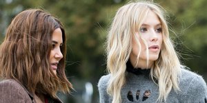 Γυναίκες με τονισμένες βλεφαρίδες