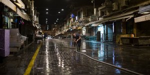Απολύμανση σε πεζόδρομο στο Ισραήλ