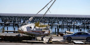 Ιστιοφόρο βγήκε στον δρόμο μετά το πέρασμα του Τυφώνα Ζήτα στις ΗΠΑ