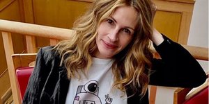 Η Τζούλια Ρόμπερτς με μπλουζάκι vote