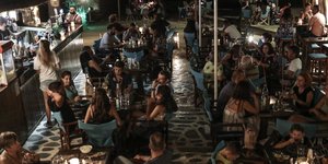 καφε πλακοστρωτο κοσμος 