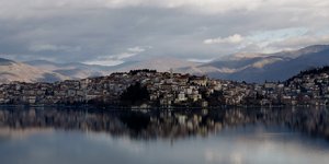 Η Καστοριά με τη λίμνη της