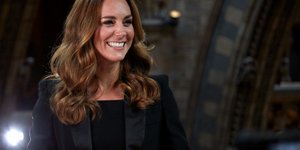 Η Κέιτ Μίντλετον με μαύρο σακάκι