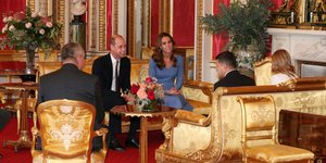 Η Κέιτ Μίντλετον με μπλε φορεμα