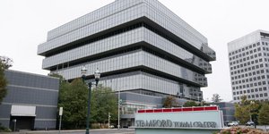 Τα κεντρικά της αμερικανικής φαρμακοβιομηχανίας Purdue