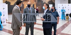 Ο Βασίλης Κικίλιας και Παναγιώτης Αρκουμανέας στο μετρό του Συντάγματος για τα rapid test κορωνοϊού