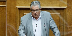 Ο Δημήτρης Κουτσούμπας στη Βουλή