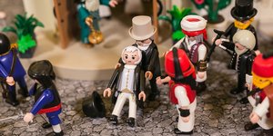 Η Ελληνική επανάσταση με φιγούρες Playmobil