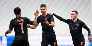 Ο Φεράν Τόρες πανηγυρίζει γκολ της Μάντσεστερ Σίτι
