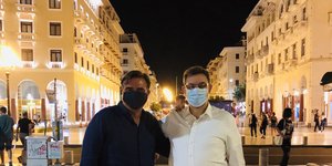 Ο Μαργατίτης Σχοινάς στην Πλατεία Αριστοτέλους με τον Άλμπερτ Μπουρλά