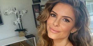 Η Μαρία Μενούνος με λευκό τοπ