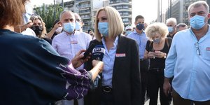 Φώφη Γεννηματα με μασκα