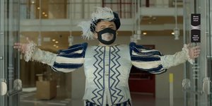 με στολη και σπιδα προσωπου 