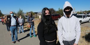 Ζευγάρι με μάσκες στο Μεξικό