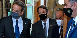 Κυριάκος Μητσοτάκης Νίκος Αναστασιάδης και ο Αμπντέλ Φατάχ αλ Σίσι με μάσκες