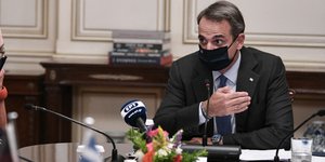 Κυριάκος Μητσοτάκης και Χάικο Μάας με μάσκες στο Μαξίμου