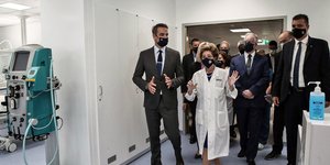 Στα εγκαίνια των 50 μονάδων ΜΕΘ στο «Σωτηρία» ο πρωθυπουργός
