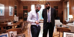 Ο πρωθυπουργός Κυριάκος Μητσοτάκης και ο πρόεδρος της ΟΝΝΕΔ Παύλος Μαρινάκης 