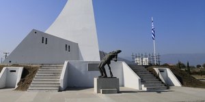 μνημειο αγαλμα