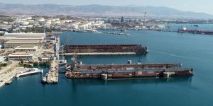 Ναυπηγεία Ελευσινας από ψηλα