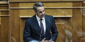 Ο Κυριάκος Μητσοτάκης από το βήμα της Βουλής