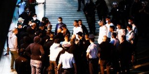 Oι οπαδοί του Παναθηναϊκού με τους ποδοσφαιριστές