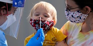 Παιδί στις ΗΠΑ υποβάλλεται σε τεστ κορωνοϊού