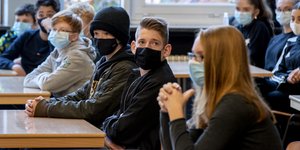 παιδια στο σχολειο 