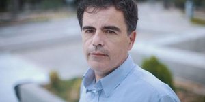 Σπύρος Πανδής γαλαζιο πουκαμισο
