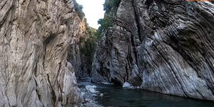 Βίντεο: Το εντυπωσιακό φαράγγι Πάντα Βρέχει και το ορεινό πέρασμα της Καλιακούδας