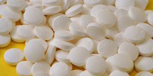 ασπιρινες κιτρινο φοντο