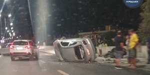 τροχαίο αναποδογυρισμένο αυτοκίνητο στη Ρόδο