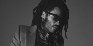 Ο Λένι Κράβιτζ με κοστούμι Saint Laurent