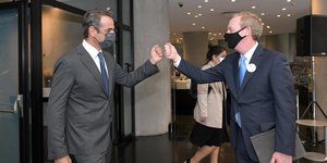 Μητσοτάκης και Σμιθ με μάσκες
