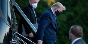 O Τραμπ κατευθύνεται στο νοσοκομείο