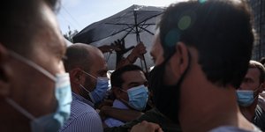 Ενταση στο μπλοκ του ΣΥΡΙΖΑ με ρίψη αντικειμένων στον Τσίπρα