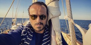 Ο Βασίλης Ζούλιας πάνω σε σκάφος