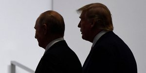 Ο Ρώσος πρόεδρος Βλαντιμίρ Πούτιν με τον Αμερικανό ομόλογό του, Ντόναλντ Τραμπ