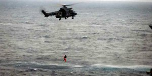 Διάσωση στο Αιγαίο με ελικόπτερο