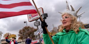 Αμερικανικές εκλογές κυρία με στέμμα