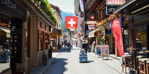 αντρας καροτσι πεζοδρομος 