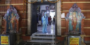 απολυμανση σε ναό 