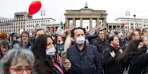 Πλημμύρισε από διαδηλωτές το Βερολίνο