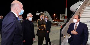 O Δένδιας υποδέχεται τον Αλ Σίσι