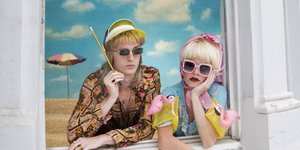 Ζευγάρι ποζάρει σε δήθεν διακοπές 