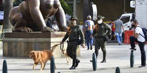 αστυνομια με σκυλο