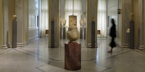 φιγουρα στο μουσειο 