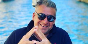 Γιώργος Λιάγκας στη θάλασσα με τον γιο του