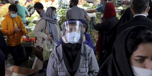 Αυστηροποιούνται τα μέτρα κατά του κορωνοϊού στο Ιράν