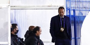 Ο Τζον Φαν'τ Σιπ στον πάγκο της εθνικής